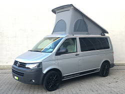 Frontansicht Offen 2 Grau - VW T5/T6-Busse - Carlounge Bottighofen - Alfons Bischoff Automobile