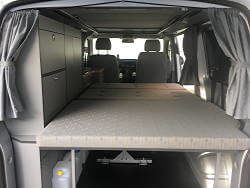Innenansicht 2 Grau - VW T5/T6-Busse - Carlounge Bottighofen - Alfons Bischoff Automobile
